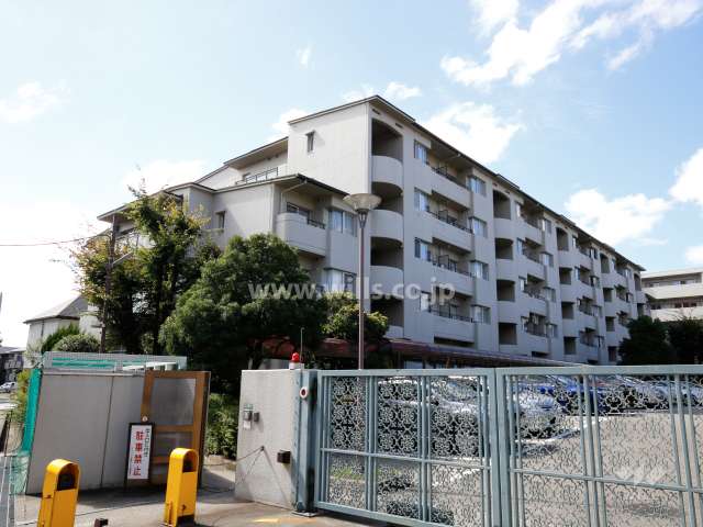 ローズハイツ西宮仁川2号棟の外観（北東側から）