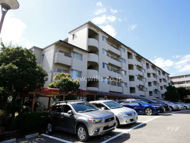 ローズハイツ西宮仁川2号棟の外観（北東側から）