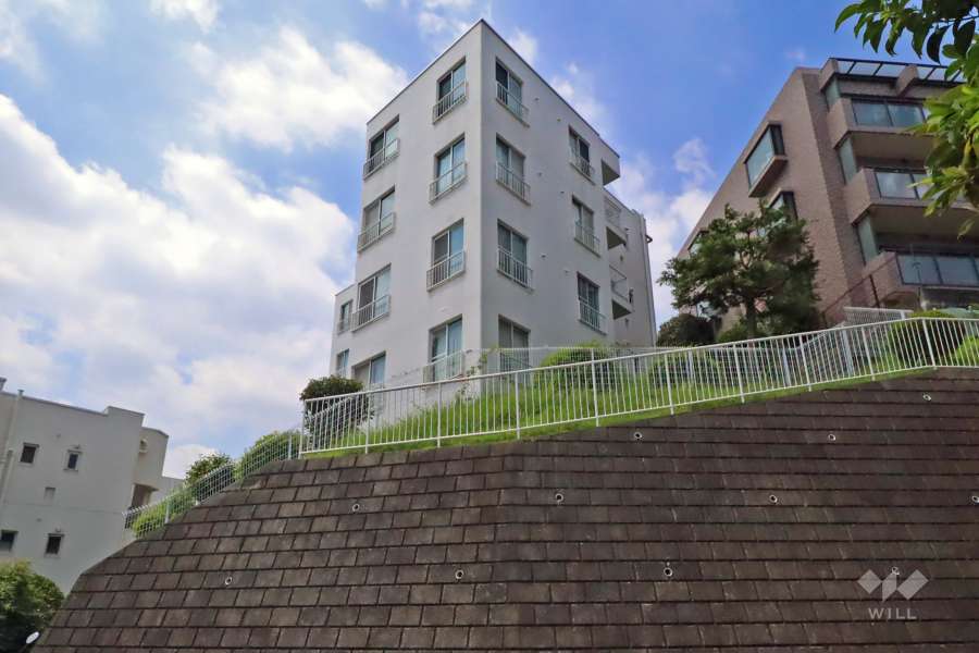 東急ドエル宮前平ビレジＢ棟の外観(東側から)
