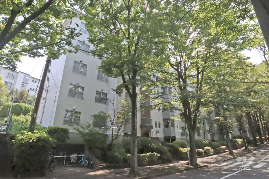 宮前平グリーンハイツ１４号棟の外観(北東側から)