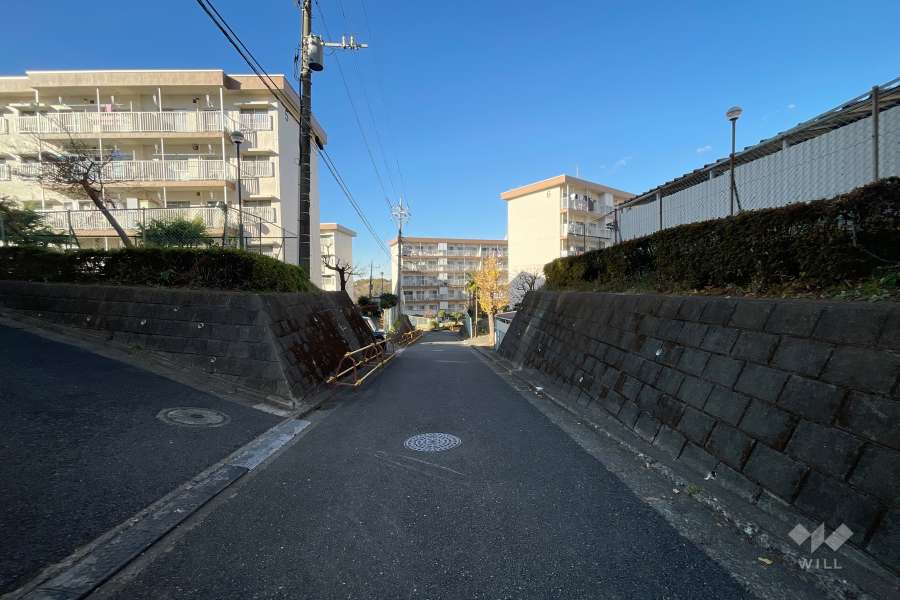 敷地南西側の前面道路