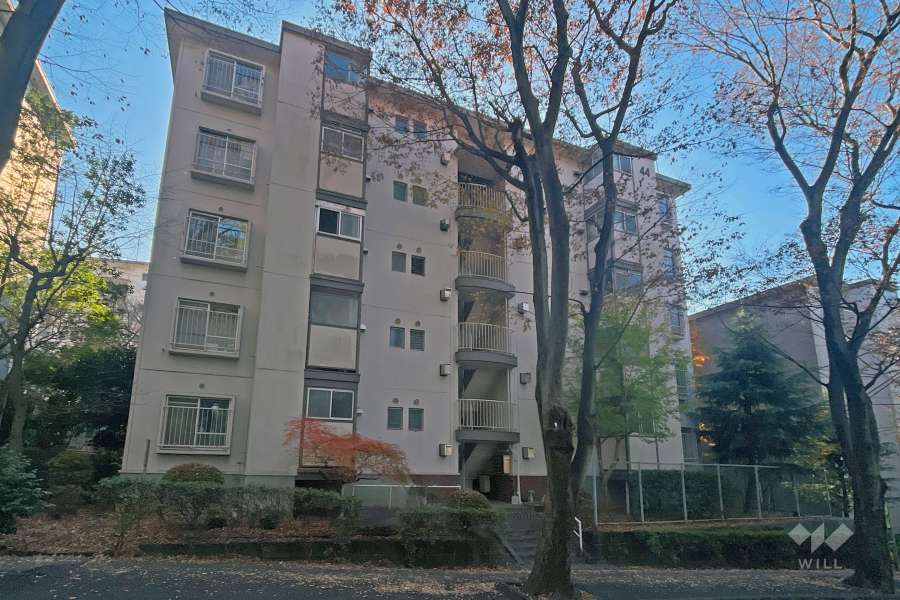 宮前平グリーンハイツ４４号棟の外観（西側から）