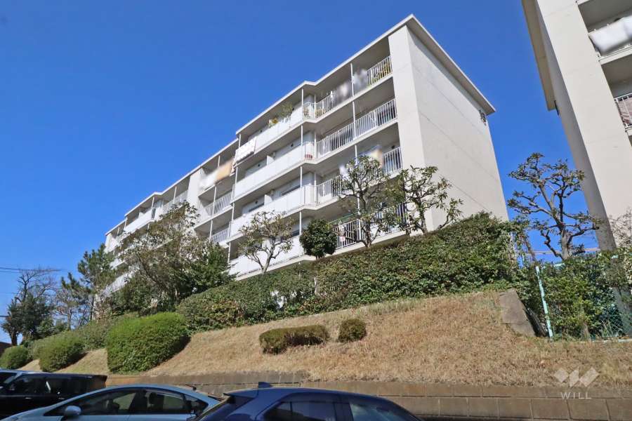 向ヶ丘遊園センチュリータウン13号棟の外観（南東側から）