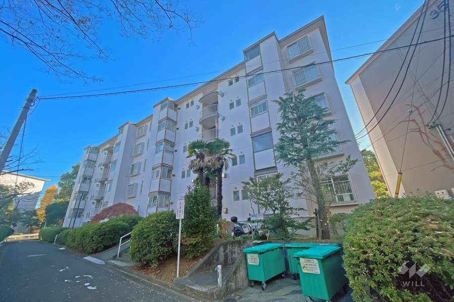 宮前平グリーンハイツ３２号棟の外観（南東側から）