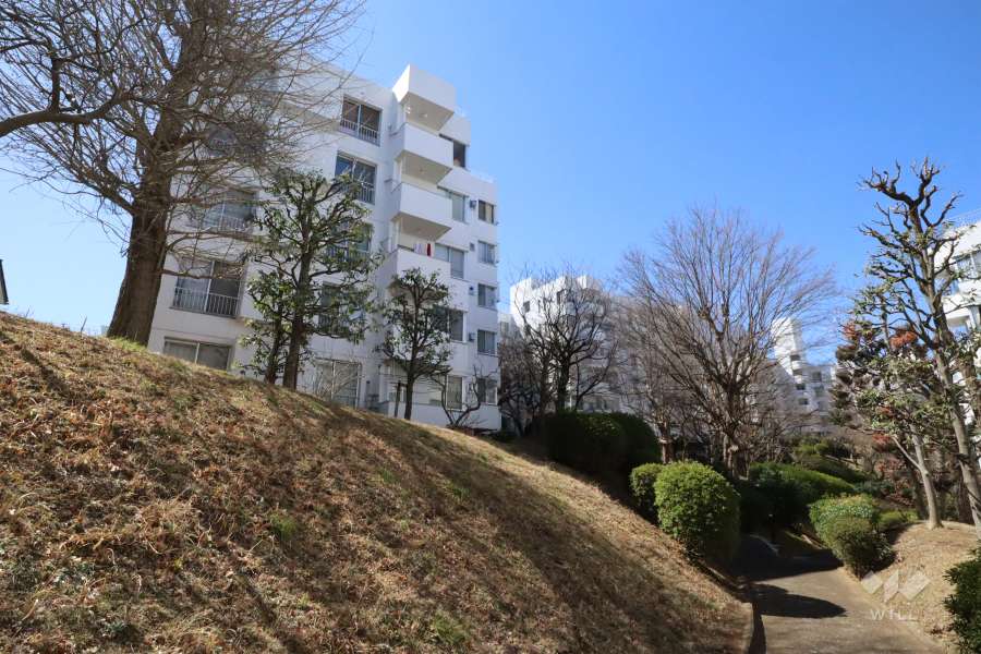 東急ドエル宮崎台ビレジ2ブロックの外観(北東側から)