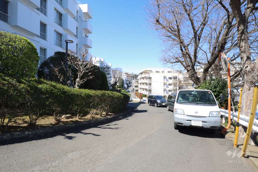 敷地北側の前面道路