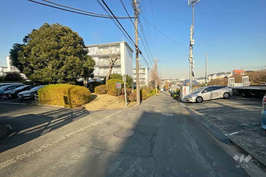 敷地南東側の前面道路