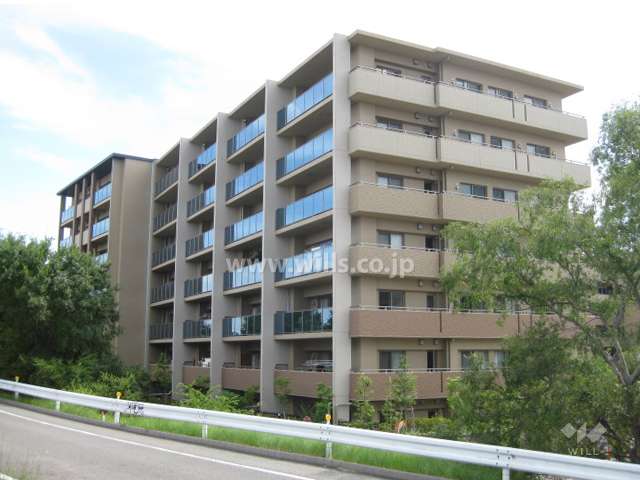 ジェイグラン甲子園口松並町の外観（北側から）