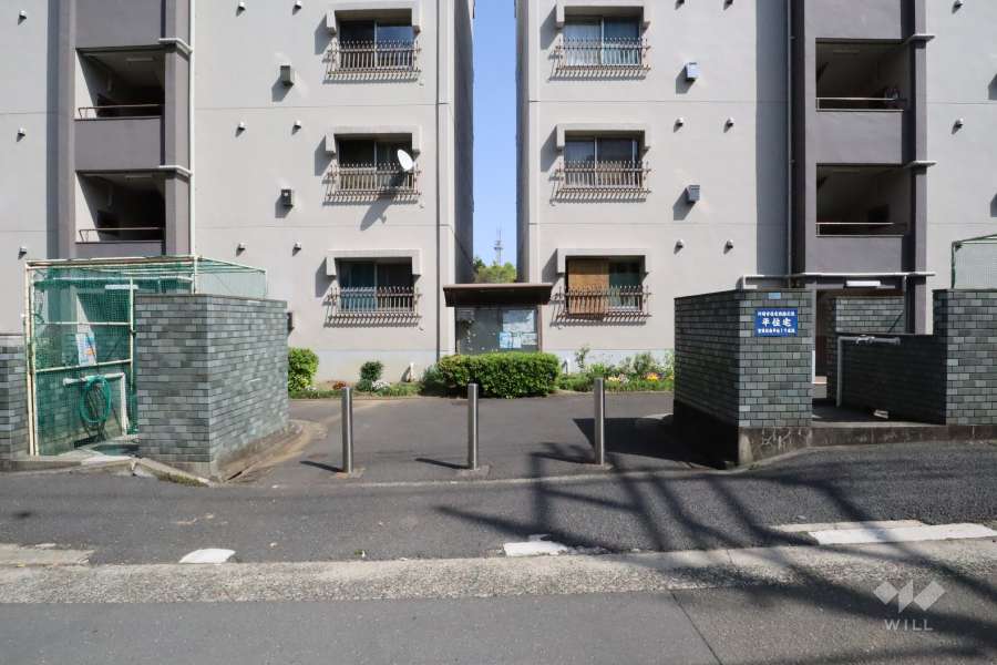 敷地入り口