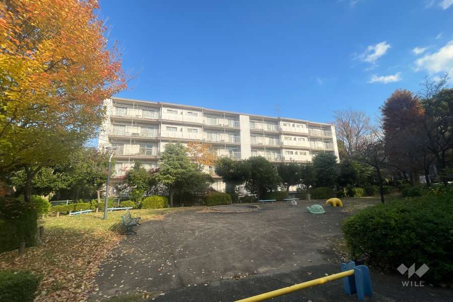 宮前平グリーンハイツ48号棟の外観（南西側から）