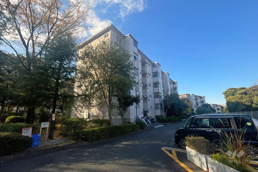 宮前平グリーンハイツ48号棟の外観（北東側から）