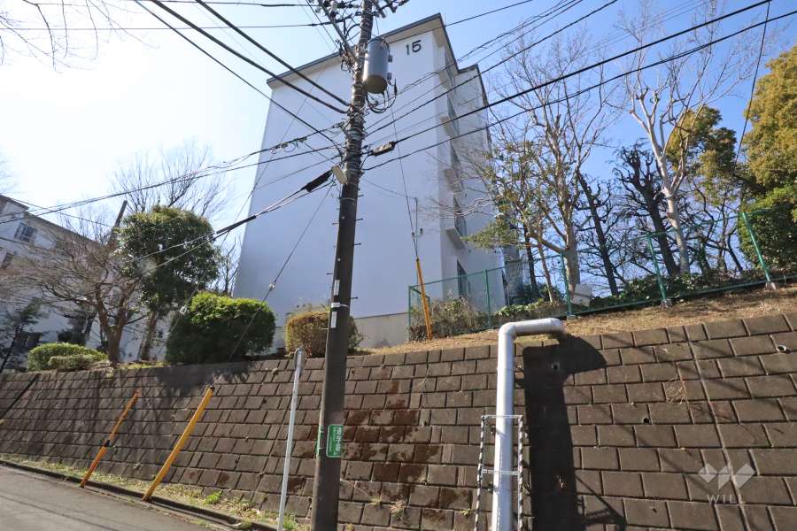 宮前平グリーンハイツ１５号棟の外観(北東側から)