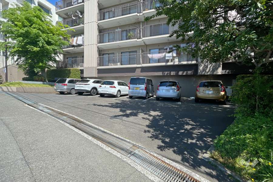 敷地内駐車場（屋外平面式）