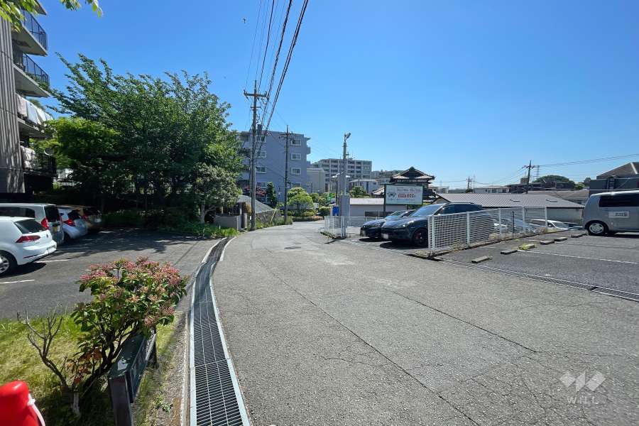 敷地南側の前面道路