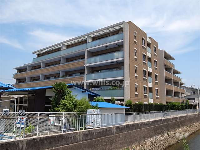 ブランズ甲子園一楽荘の外観（南東側から）