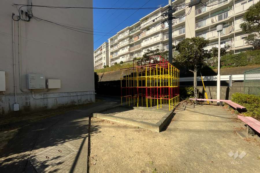 敷地内には公園があります。