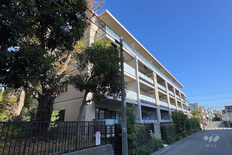 プラウド宮前平の外観（南西側から）