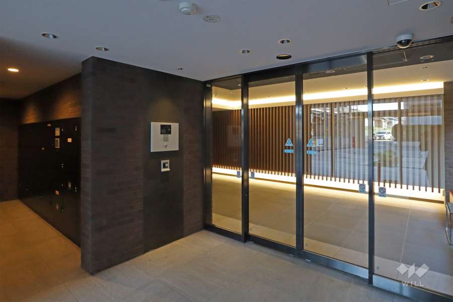 エントランス内のオートロックと宅配ボックス