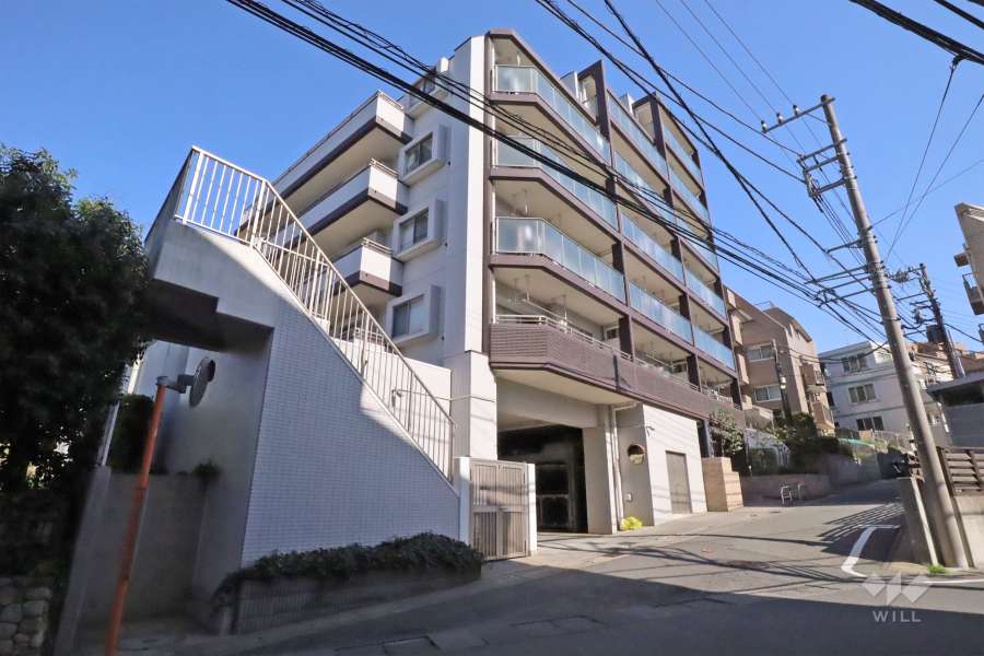 コージーコートたまプラーザの外観(北西側から)