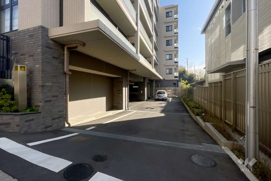駐車場の出入り口