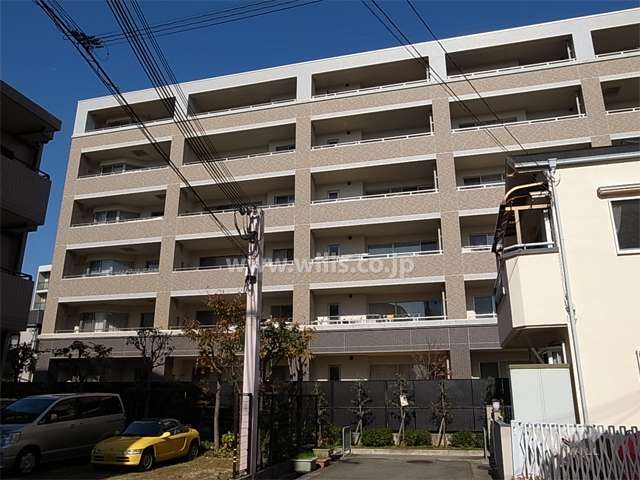 ロイヤル西宮北口センシアの外観（南側から）
