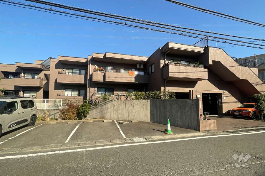 コスモ梶が谷プレスティージュの外観（南西側から）