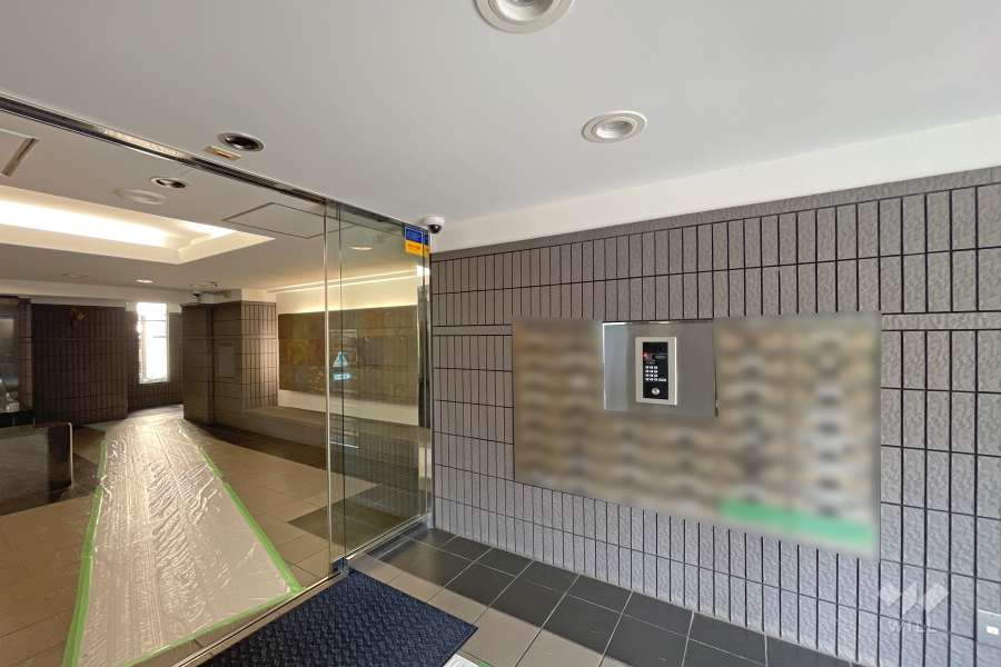 エントランスはオートロック付きです。