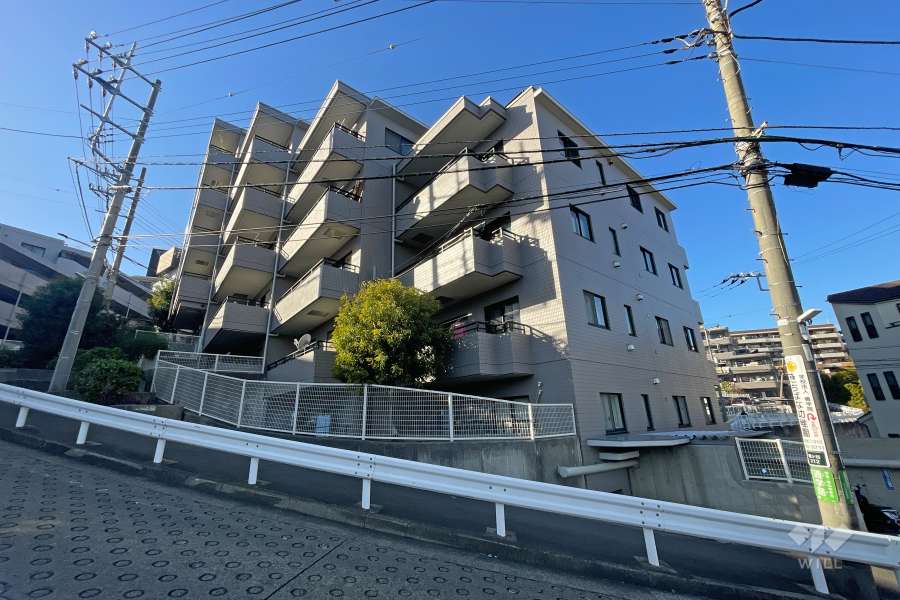 ニューウェルテラス第５日吉の外観（南東側から）