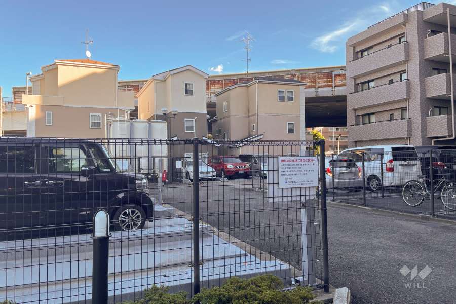 駐車場の出入り口