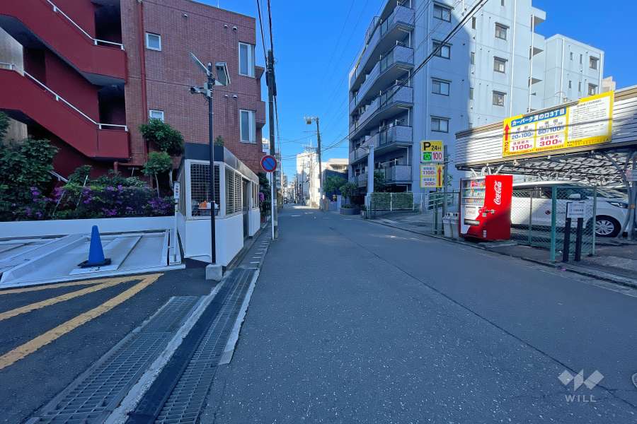 敷地北西側の前面道路