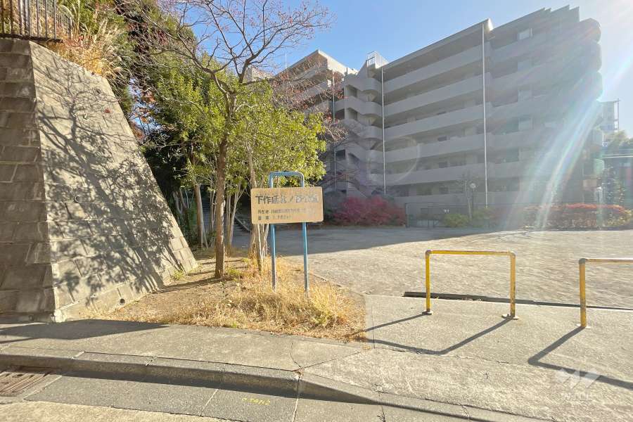 敷地西側に隣接する『下作延北ノ谷公園』