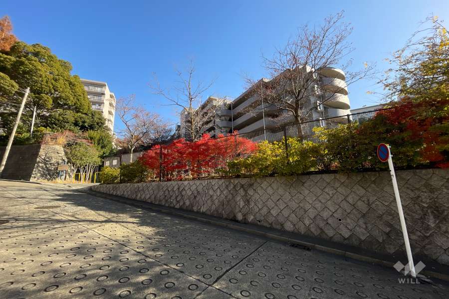 プランヴェール多摩川久地の丘の外観（南西側から）