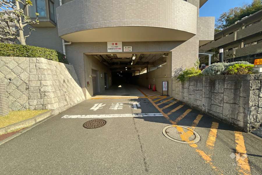 駐車場の出入り口
