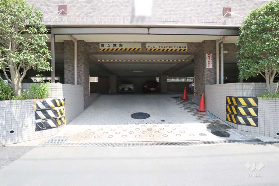 駐車場の出入り口