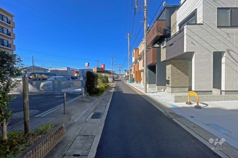 敷地北側前面道路（東側から）