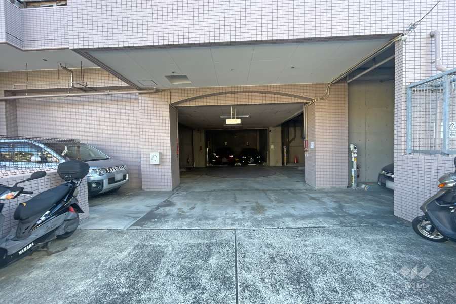 駐車場の出入り口