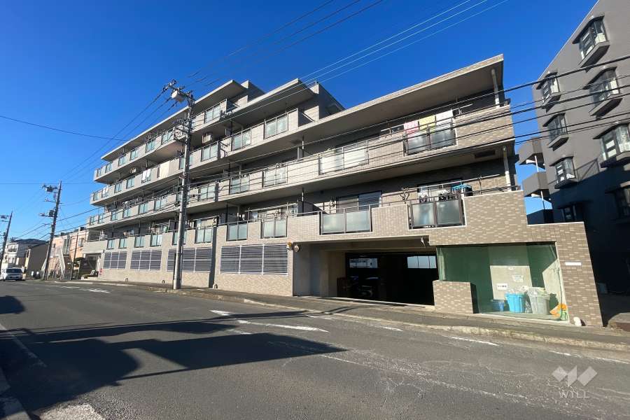 モアグランデ日吉台の外観（南東側から）