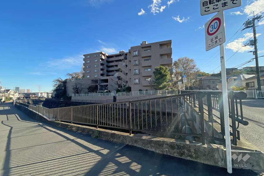 ダイアパレス日吉ヶ丘の外観（北西側から）