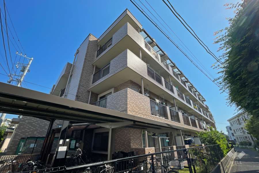 モナークマンション溝ノ口4の外観（南西側から）