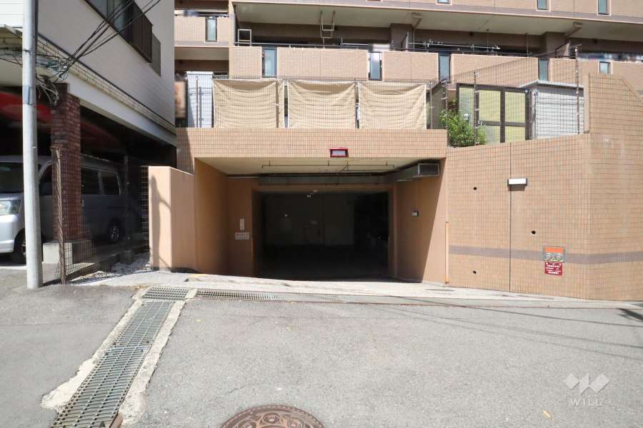 駐車場の出入り口　