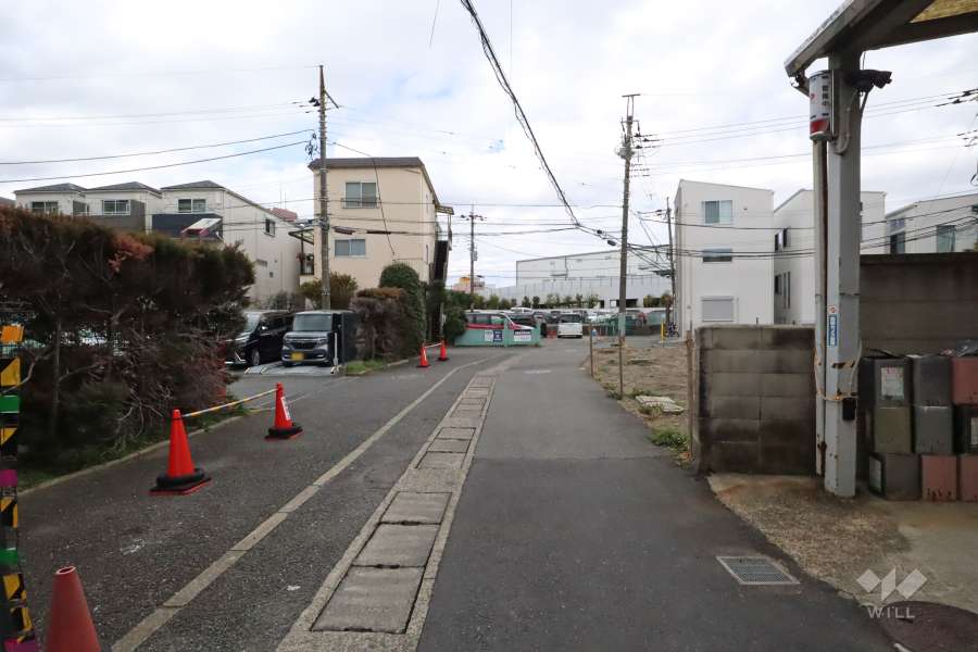 敷地北側の前面道路