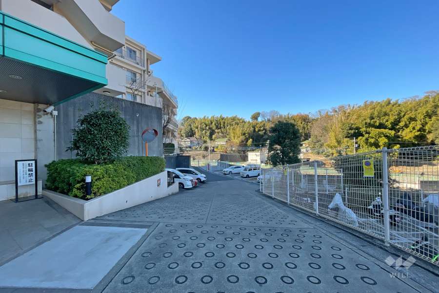 駐車場の出入り口