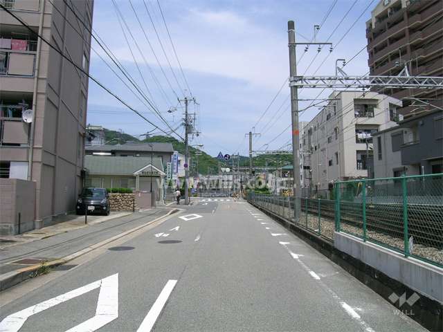 敷地の東側には阪急箕面線が走っています。