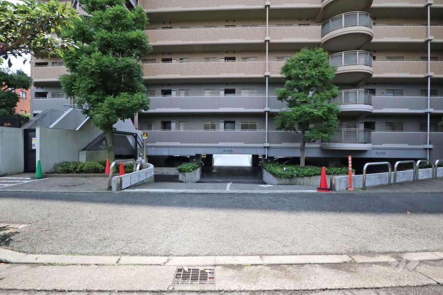 駐車場の出入り口