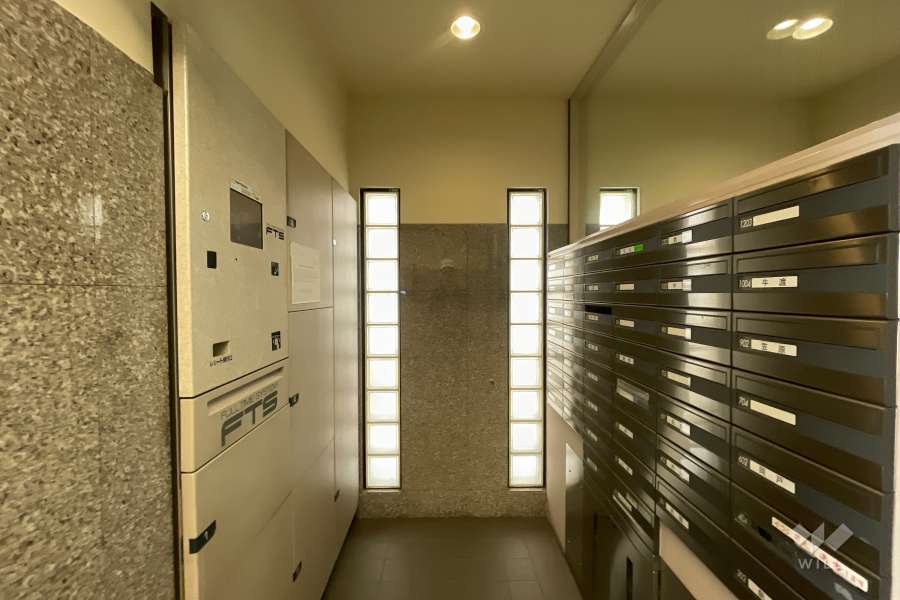 共用ポストと宅配ボックス