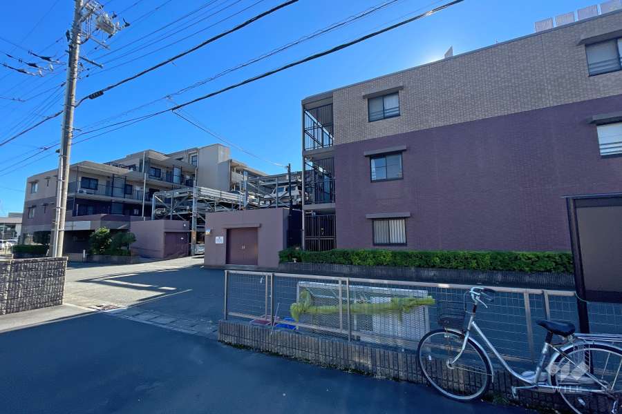 ライオンズガーデン武蔵中原の外観（北西側から）