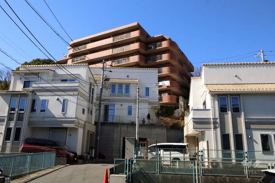 ハイホーム鷺沼東の外観(南東側から)