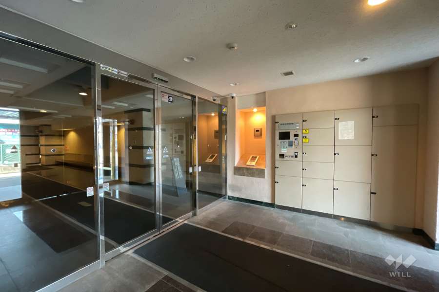 エントランスはオートロック付きです。