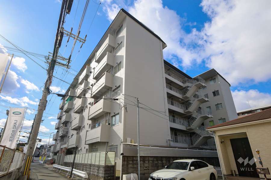 メゾン箕面の外観(北側から)