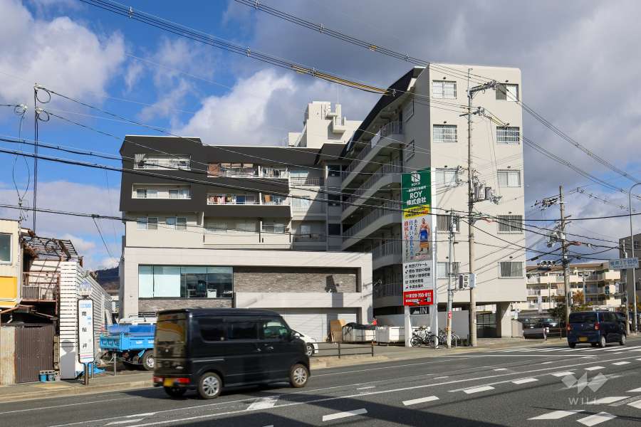 メゾン箕面の外観(南側から)